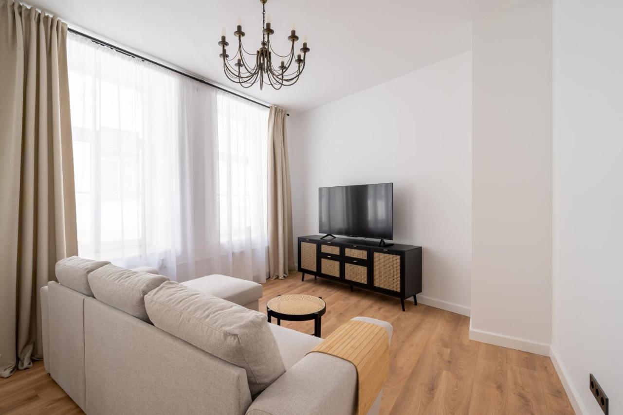 Spacious 1-Bedroom Apartment In The Heart Of Old Town Riga Extérieur photo