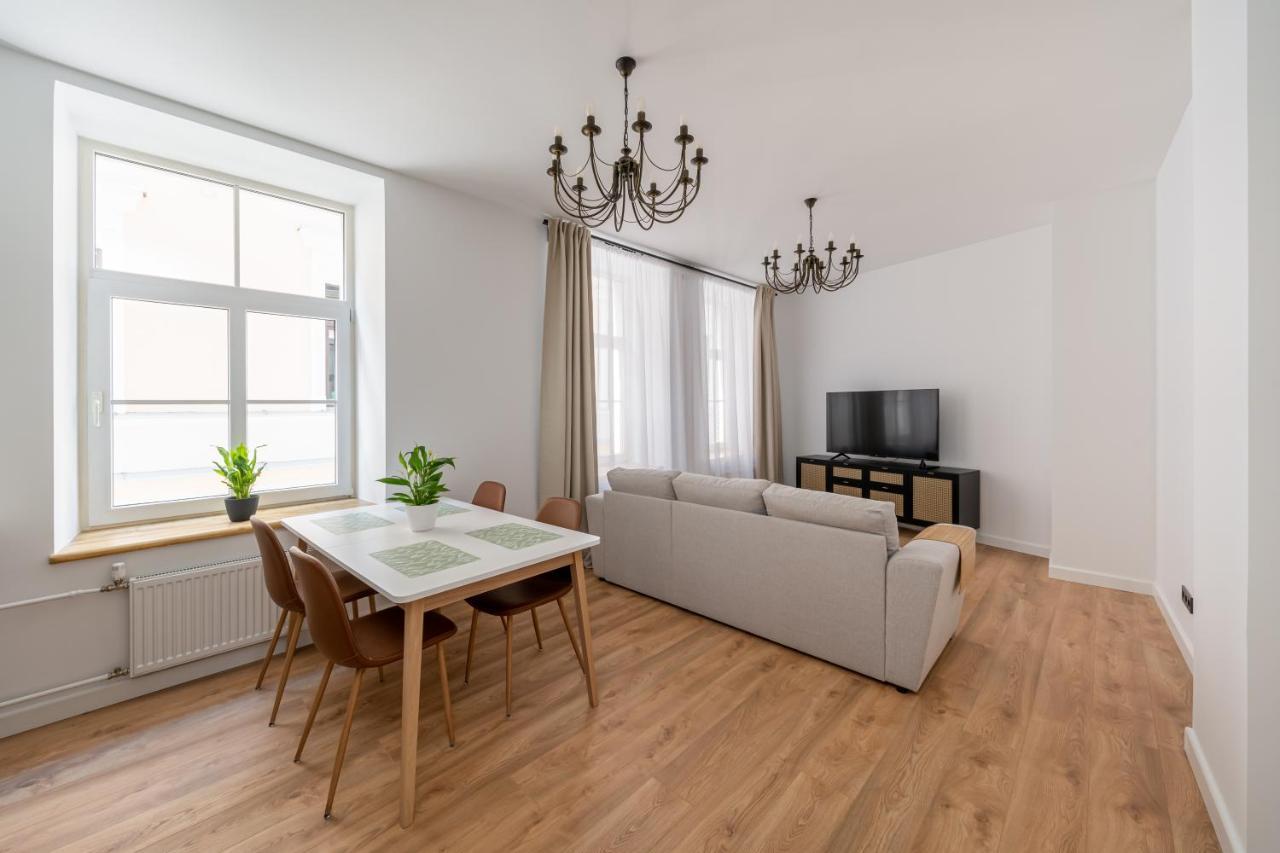 Spacious 1-Bedroom Apartment In The Heart Of Old Town Riga Extérieur photo